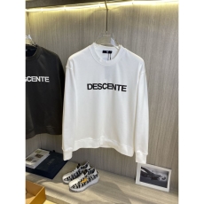 Descente Hoodies